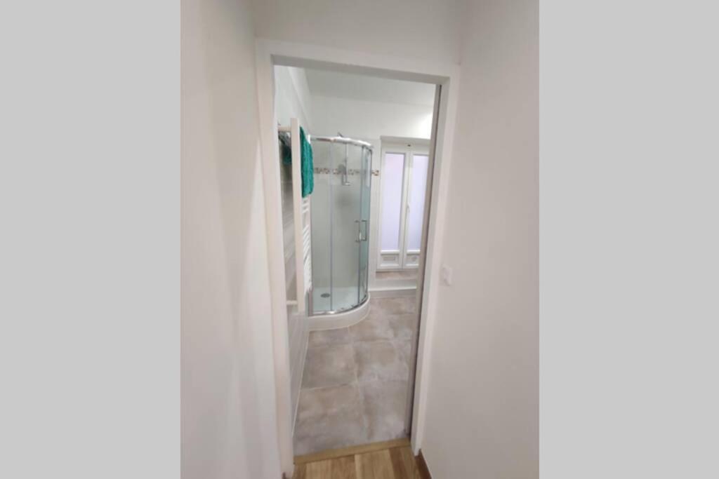 شقة Joli T2 Proche Vieux-Port, Terrasses Du Port Et Metro Joliette مارسيليا المظهر الخارجي الصورة